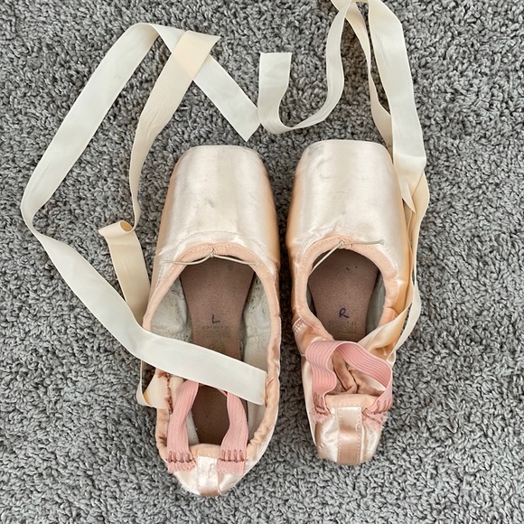 freed of london Shoes Used Pointe Shoes For Crafts Poshmark